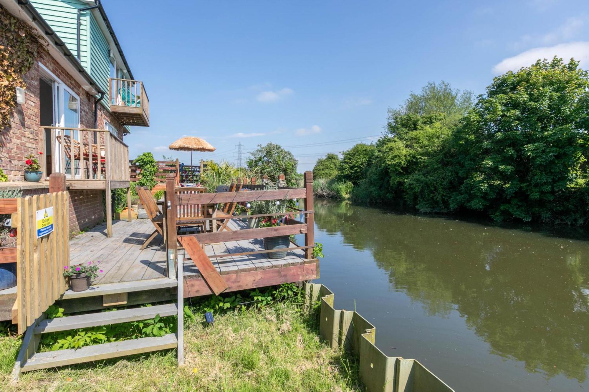 فيلا Riverside Escape Iden Rye المظهر الخارجي الصورة